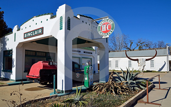 SINCLAIR, TRUCK & SKULL (Albany TX)