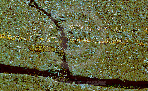 OLD YELLOW STRIPE (Rt 66 IL)