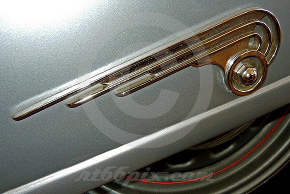 DESOTO ('35) FENDER SKIRT, CHROME & WHEEL (Rt 66 Afton OK)