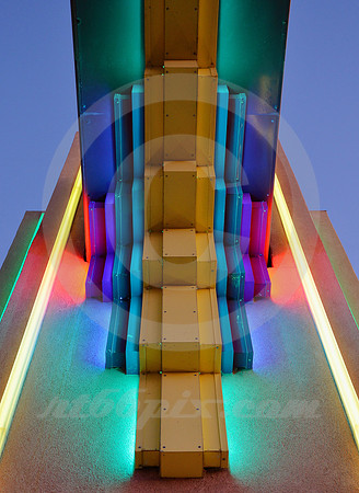 ARCH FROM BELOW  (Rt 66 Albuquerque NM)