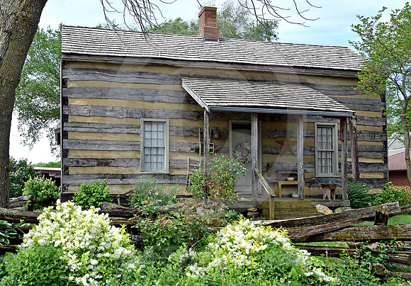 LOG HOUSE #1 (Lexington MO)