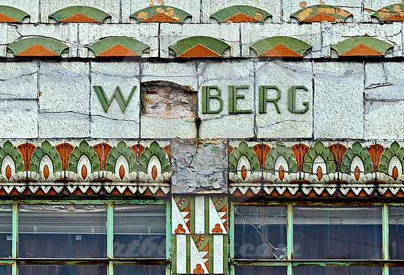 W BERG (Lincoln Highway DeKalb IL)