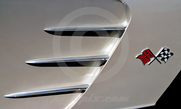 CORVETTE (1958) DETAIL (Rt 66 Springfield IL)