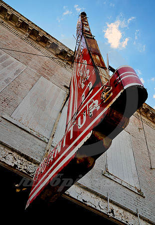 FURNITURE STORE NEON (Cairo IL)