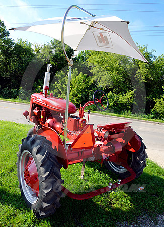 TRACTOR WITH SHADE (Lincoln Highway Belle Plaine IA)