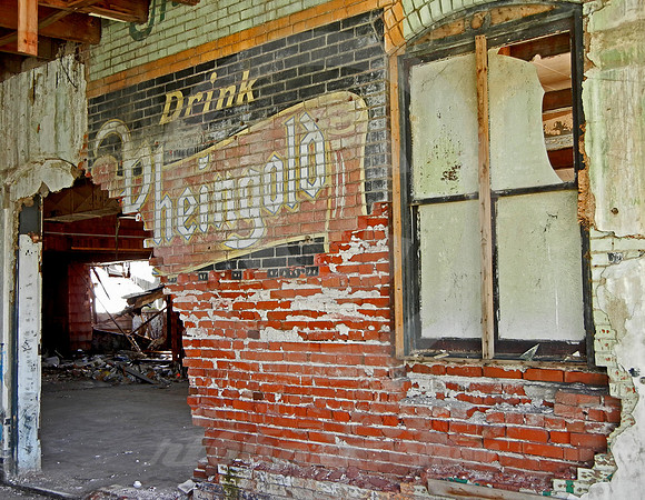 DRINK RHEINGOLD (Cairo IL)