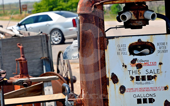 GLASS MUST BE FULL (Lincoln Highway Pine Bluffs WY)
