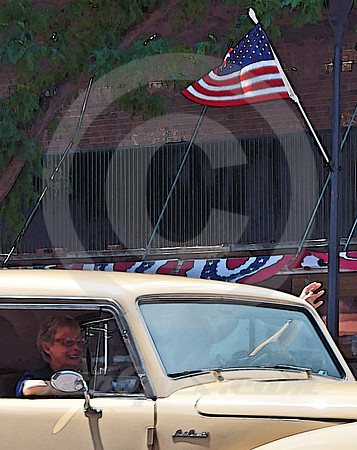 LINCOLN, ARM & FLAG (Lincoln Highway Kearney NE)