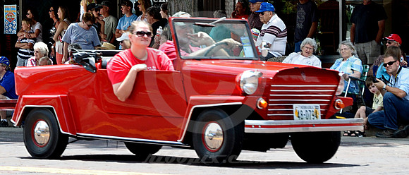 KING MIDGET IN MOTION (Lincoln Highway Kearney NE)