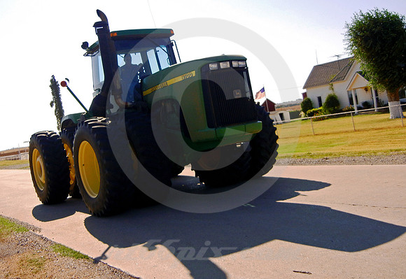 JOHN DEERE (Rt 66 Bridgeport OK)