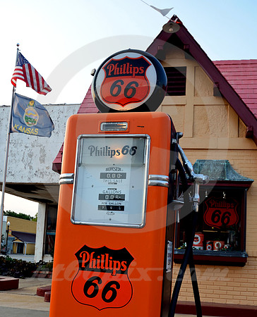 FLAGS, PUMP & STATION (Rt 66 Baxter Springs KS)