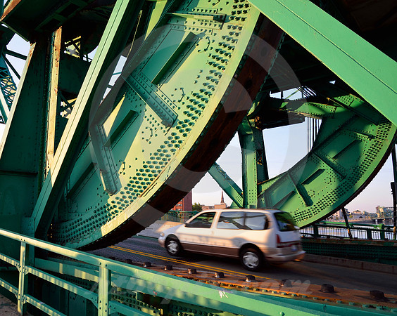 DRAWBRIDGE & MINIVAN (Joliet IL)