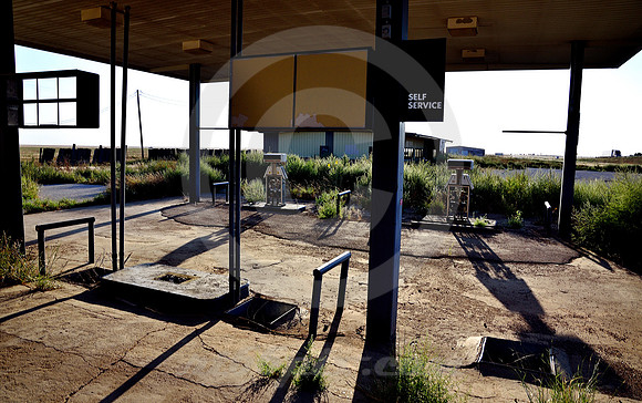 SHADOWS OF SELF-SERVICE (Rt 66/I-40 Landergin TX)