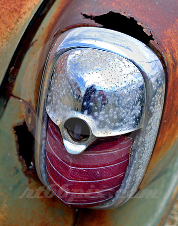 RUSTED TAIL (Rt 66 Tucumcari NM)