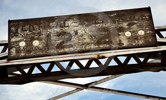 CLEARANCE SIGN (Rt 66 Winona AZ)