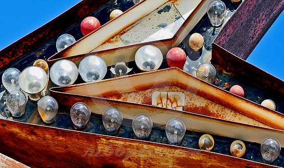 ARROW & BULBS (Lincoln Highway nr Fremont NE)