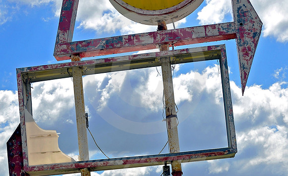 CIRCLE, ARROW, RECTANGLE (Lincoln Highway nr Ames NE)