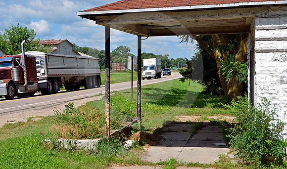 OLD FILLING STATION (Lincoln Highway Ames NE)