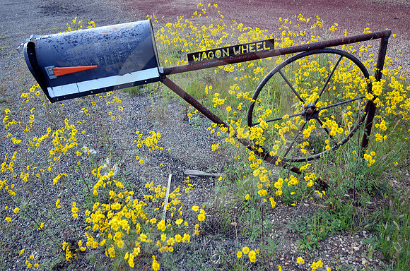 WAGON WHEEL MAILBOX (Rt 66 nr Williams AZ)