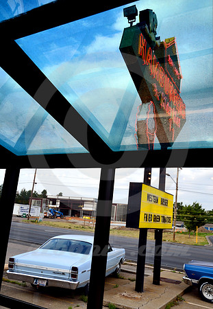 KU-KU SIGN THROUGH WINDOW (Rt 66 Miami OK)