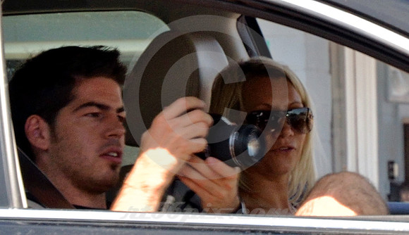 SNAPSHOOTER IN BLACK SUV (Rt 66 Seligman AZ)