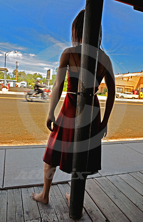 BUNGEE CORDED SUPERMODEL (Rt 66 Seligman AZ)