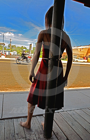 BUNGEE CORDED SUPERMODEL (Rt 66 Seligman AZ)