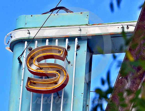 NEON S (Lincoln Highway Central City NE)