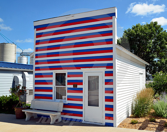 CAHOW BARBERSHOP (Lincoln Highway Chapman NE)