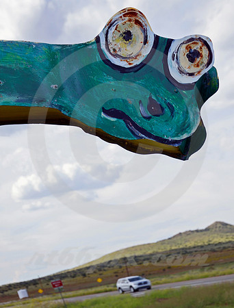 FRIENDLY DINOSAUR #1 (Rt 66 nr Peach Springs AZ)