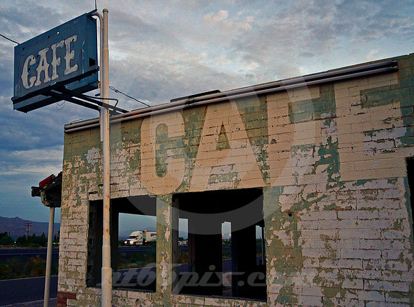 ABANDONED CAFE & TRUCK (Rt 66/I-40 Yucca AZ)
