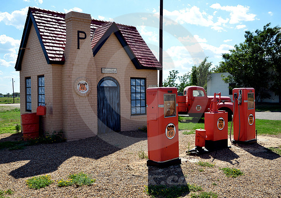 PHILLIPS 66 RESTORATION (Rt 66 McLean TX)