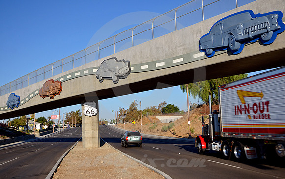 PACIFIC ELECTRIC TRAIL BRIDGE (Rt 66 Rancho Cucamonga CA)