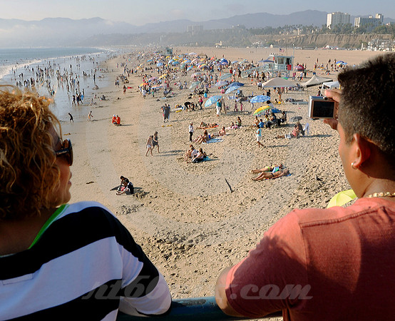 BEACH VIEW (Rt 66 Santa Monica CA)