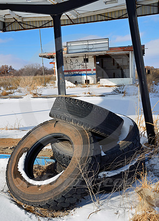 TIRE DISPLAY (I-40 nr Shamrock TX)