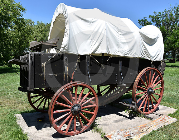 ARMY WAGON (nr Kearney NE)