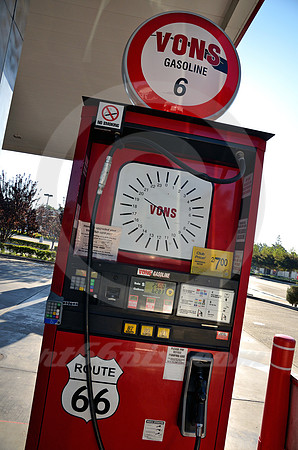 RETRO GAS PUMP (Rt 66 La Verne CA)
