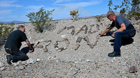 MAKING ROCK ART (Rt 66 nr Essex CA)