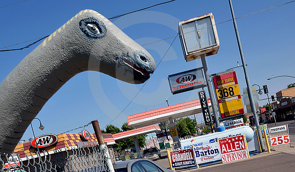 ROADSIDE JUMBLE (Rt 66 Holbrook AZ)