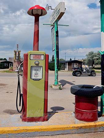 LIGHTED PUMP (Lincoln Highway Rock River WY)