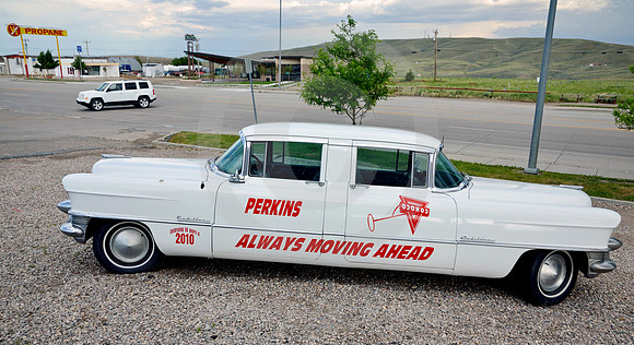 TWO-HEADED CADDY (Lincoln Highway Rawlins WY)