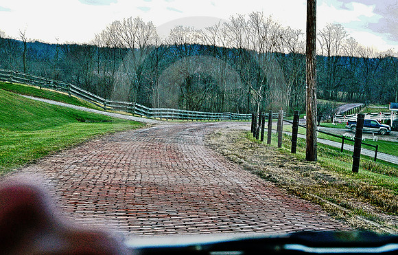BRICK CURVE (National Road nr Zanesville OH)