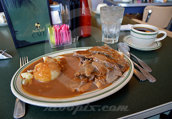 OPEN-FACED ROAST BEEF (Rt 66 Atlanta IL)