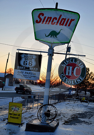 SINCLAIR NEON AT SUNSET (Rt 66 nr Paris Springs MO)