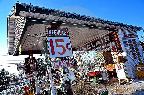 ICICLES (Rt 66 nr Paris Springs MO)