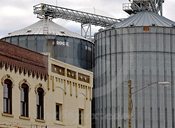 BINS & DOWNTOWN (Lincoln Highway Nevada OH)