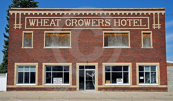 FORLORN & FOR SALE (Lincoln Highway Kimball NE)