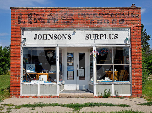 LINN'S INTERNATIONAL GOODS (Lincoln Highway Bushnell NE)