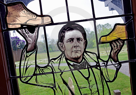 SHOE HOUSE #7 (Lincoln Highway Hallam PA)