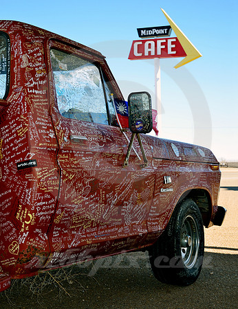 GRAFFITI TRUCK & SIGN (Rt 66 Adrian TX)